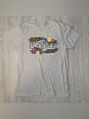 🛍 LINCOLN OUTFITTERS “Blessed” t-shirt small